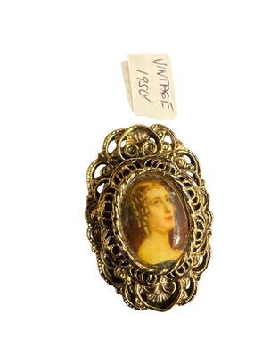 Vintage 1950S Victorian-Style Gold-Tone Brooch With Cameo Portrait